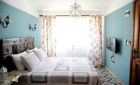 Deluxe Hotel Room 2