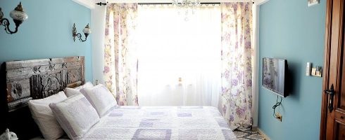 Deluxe Hotel Room 2